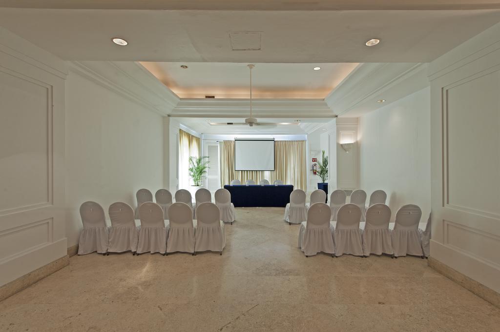 Las Hadas By Brisas Manzanillo Esterno foto The meeting room