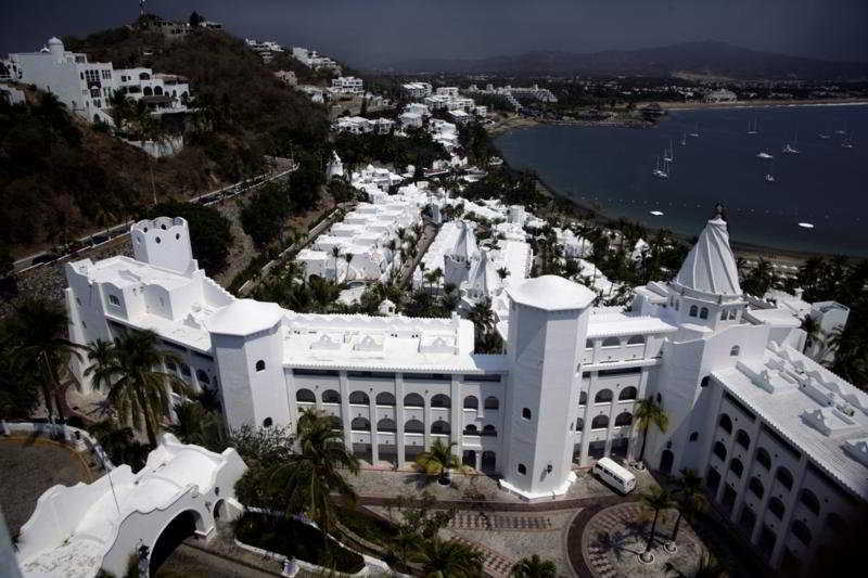 Las Hadas By Brisas Manzanillo Esterno foto Aerial view of the resort