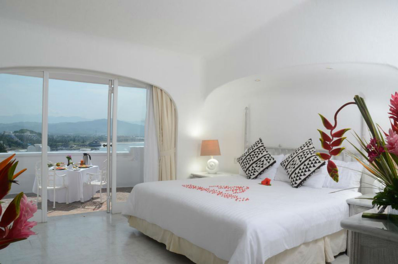 Las Hadas By Brisas Manzanillo Esterno foto A bedroom at the hotel